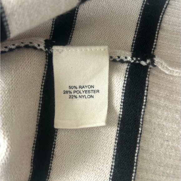 Marled XL V-Neck Sweater with Cream and Black Stripes - Picture 5 of 13